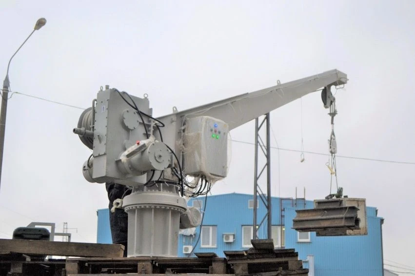 Free-Fall Lifeboat Release and Retrieval System