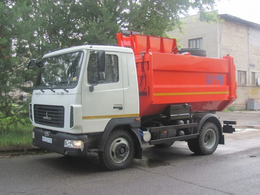 Side-Loading Garbage Truck KO-449-17 on MAZ-4371C0 Chassis