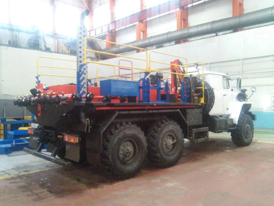 Блок манифольда БМ-70КП с КМУ (на базе шасси КамАЗ-43118-50)