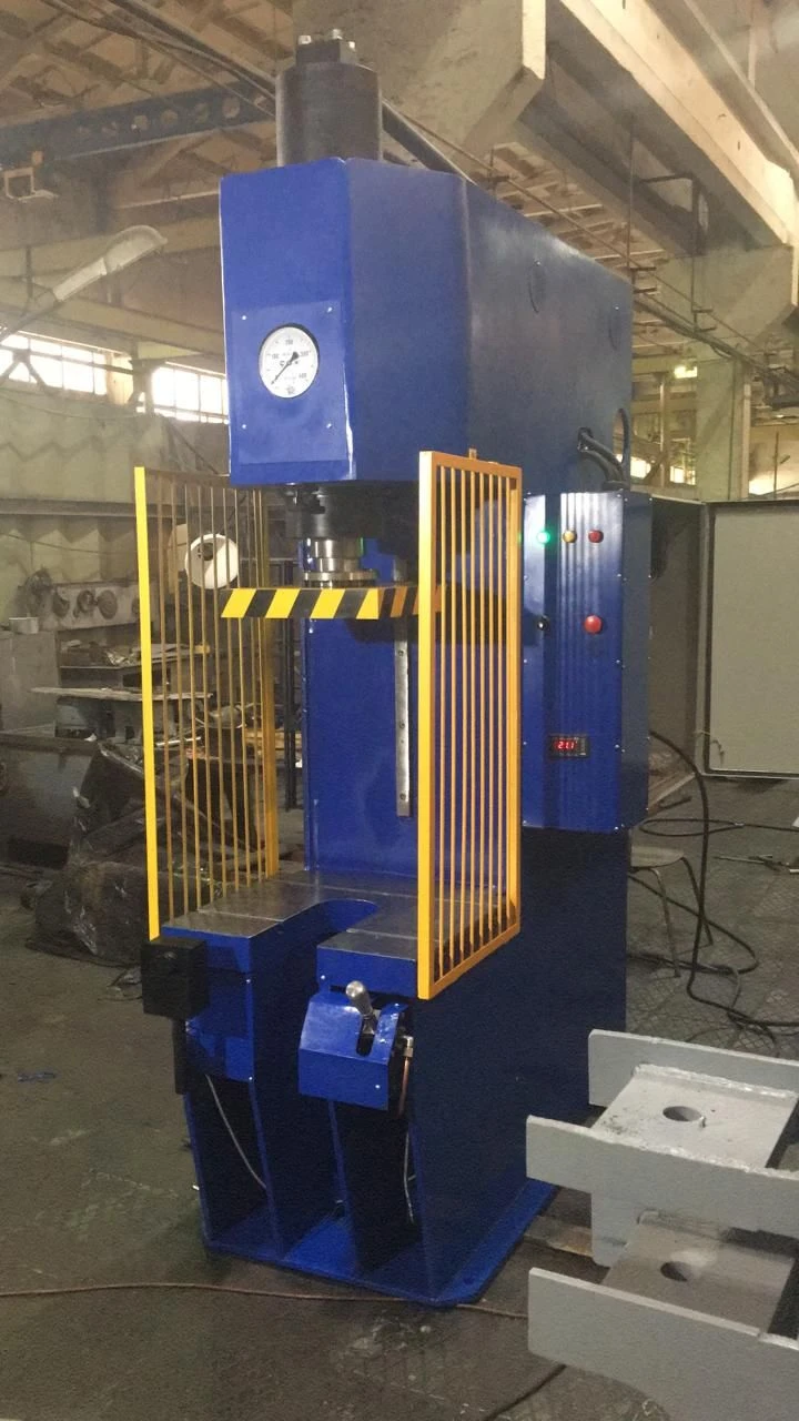 Hydraulic Press with C-Shaped Frame PB6326