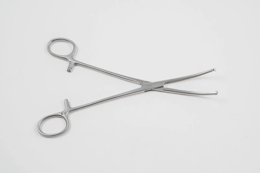 Curved Hemostatic Clamp, Single and Double-Toothed, 200 mm, No. 3