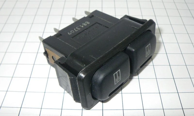 Door Control Switch for Vehicles 881.3709