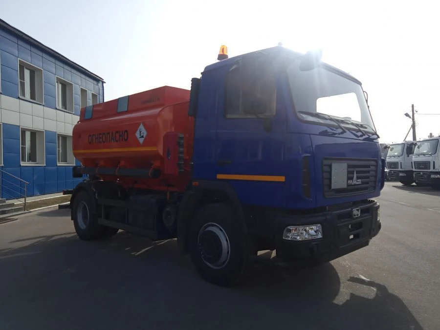 轻油产品运输罐车 TM142010