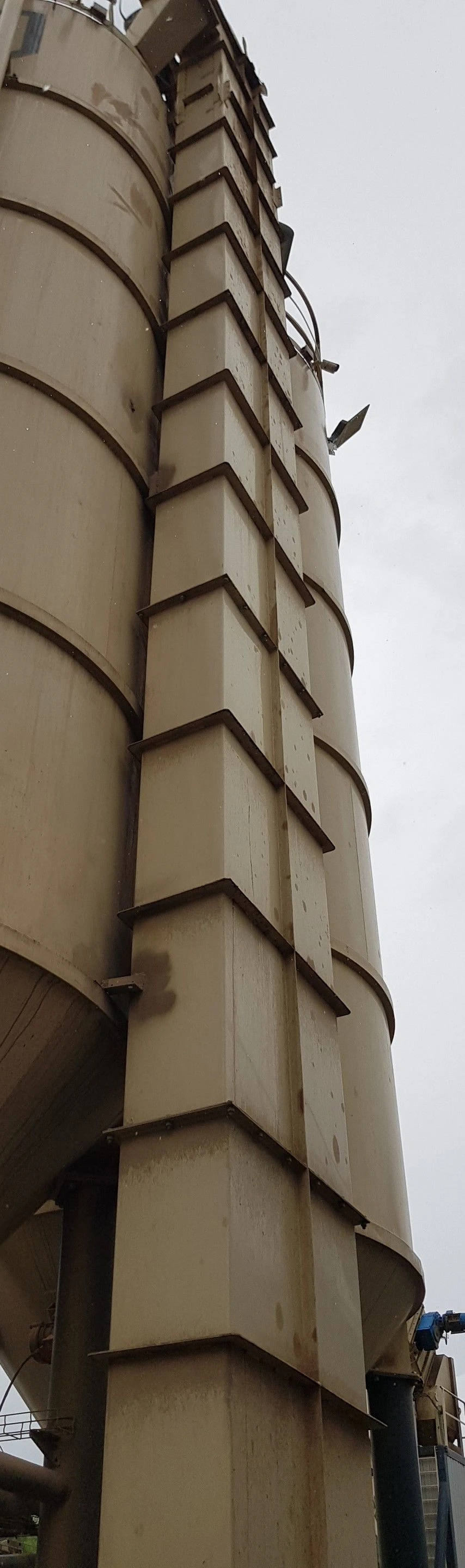 Bucket Elevator for Bulk Material Transport, STANVER Model BE