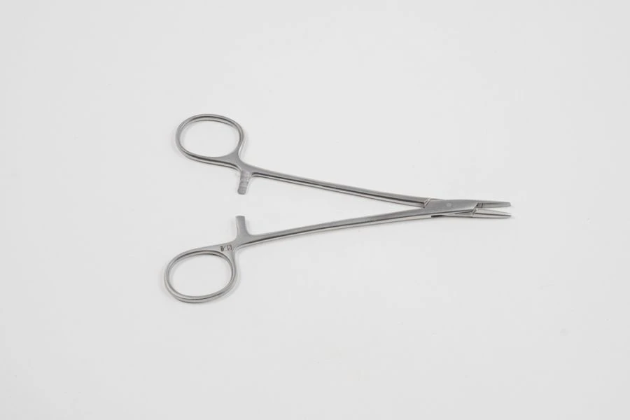Surgical Needle Holder, General Purpose, 160mm, Model VZ-I-10-1