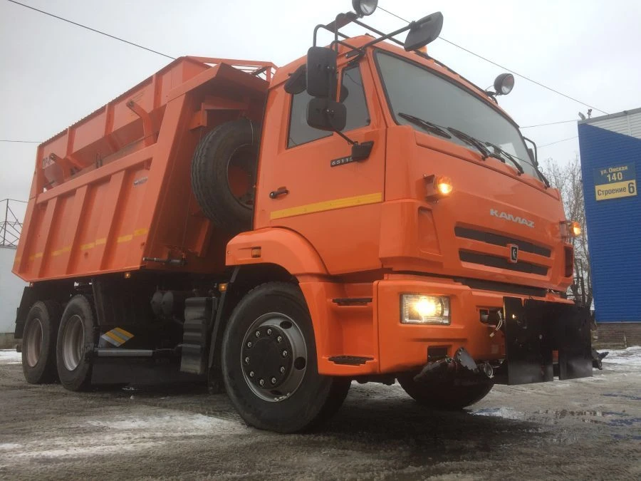 Машина уборочная комбинированная КМД-65111C на базе самосвала КАМАЗ-65111-50