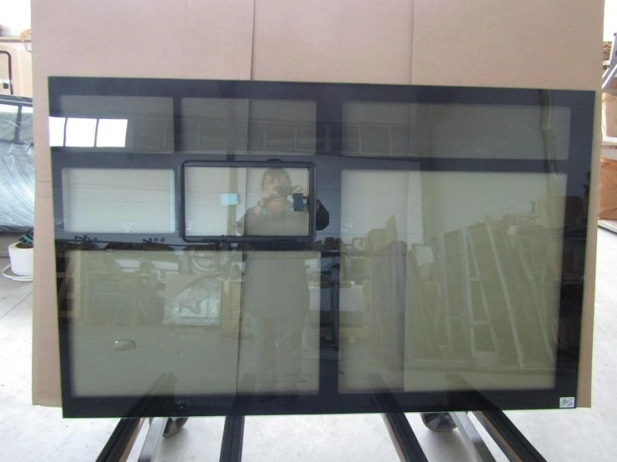 Side Window Glass Left with Vent for GAZ A67R42-5403093