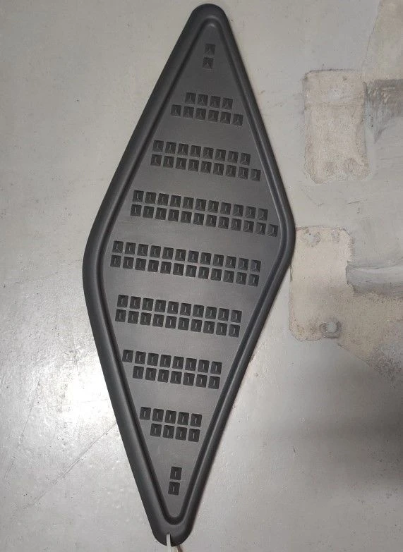 Front Right Anti-Slip Cover for Car UC1A11-8403504