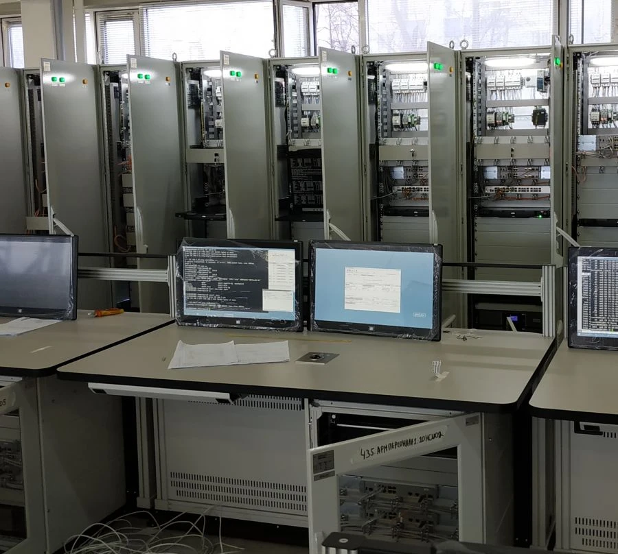 Automated Workplace ARM-06R for Nuclear Power Plants