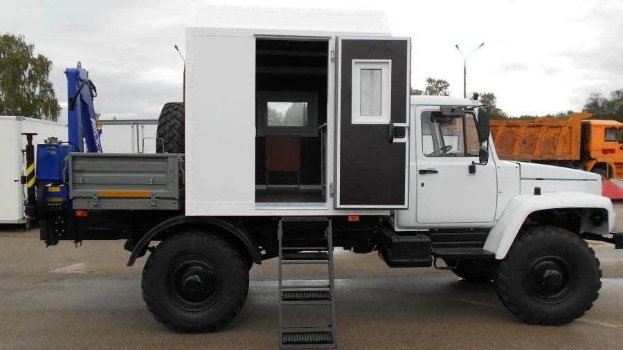 Mobile Workshop, Auto Laboratory Type 12N22 Mod. 37124E with Crane