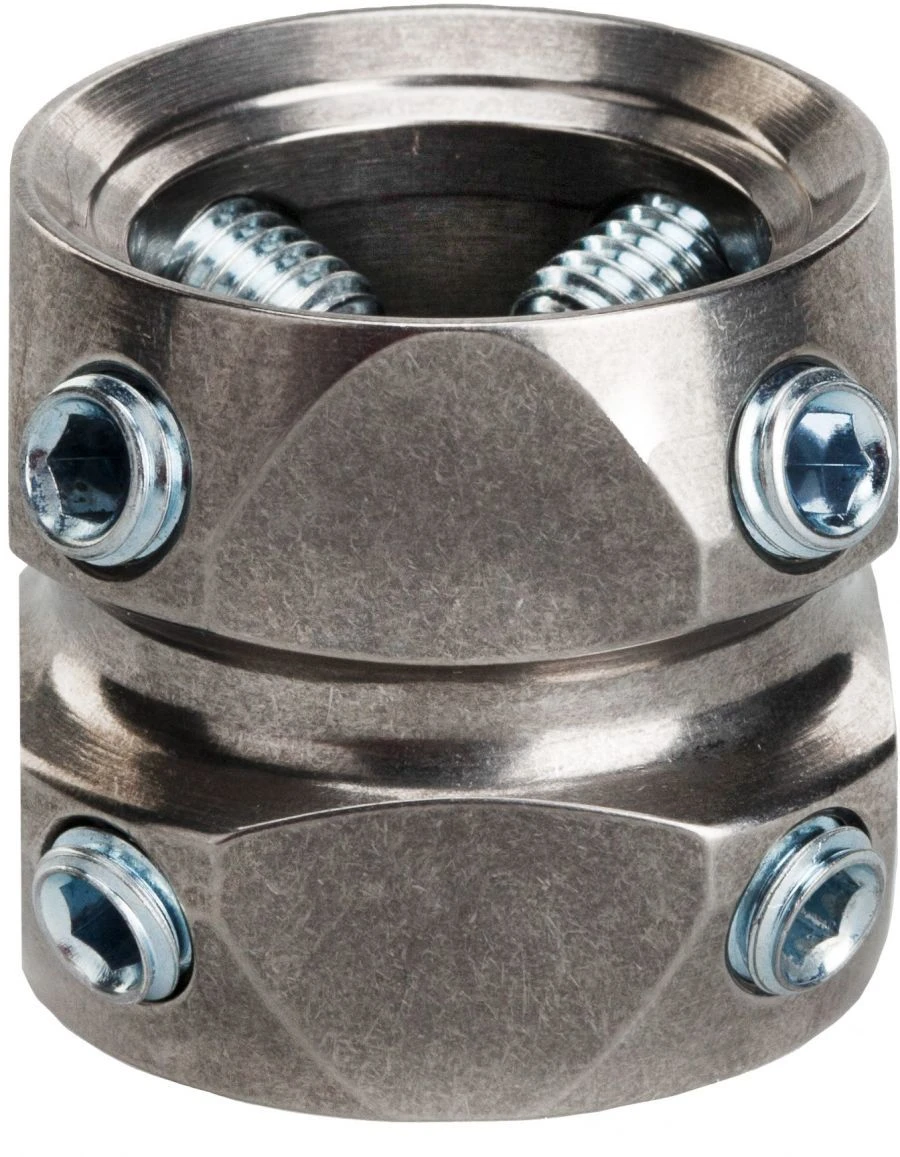 Double Adapter for Lower Limb Prosthetics 4H04T35