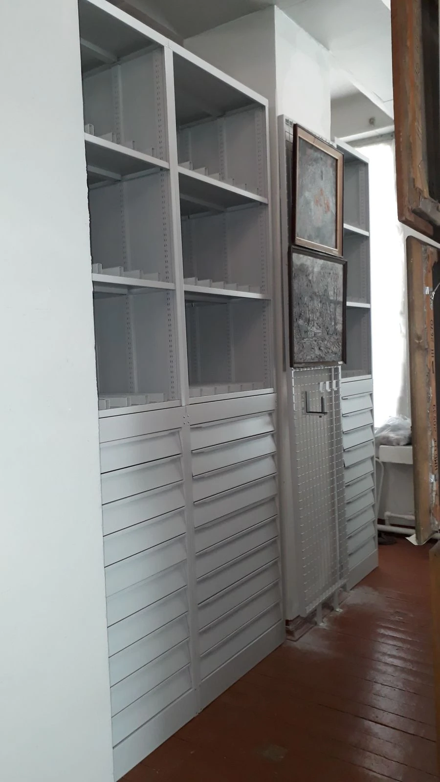 Metal Driver Cabinets with Scratch-Resistant Coating and Optional Shelves