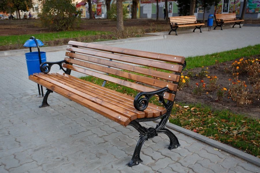 Versailles SK-2-2 Bench with Cast Iron Legs