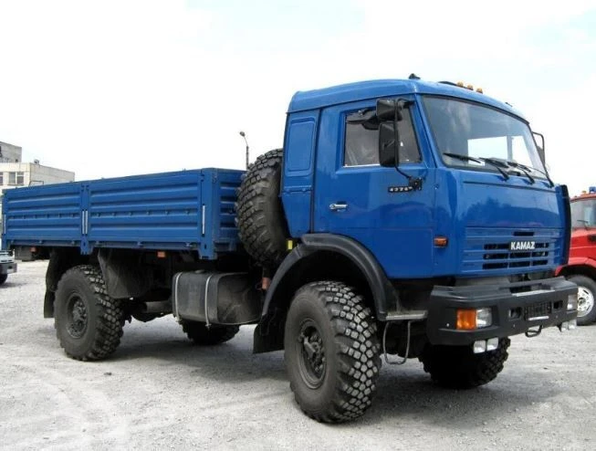 Heavy-Duty Truck for Cargo Transport 4326K1