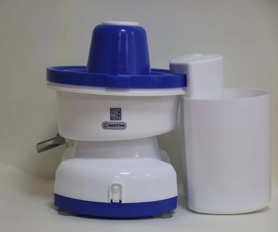 Electric Home Juicer "Neptune" for Fresh Fruit and Vegetable Juicing