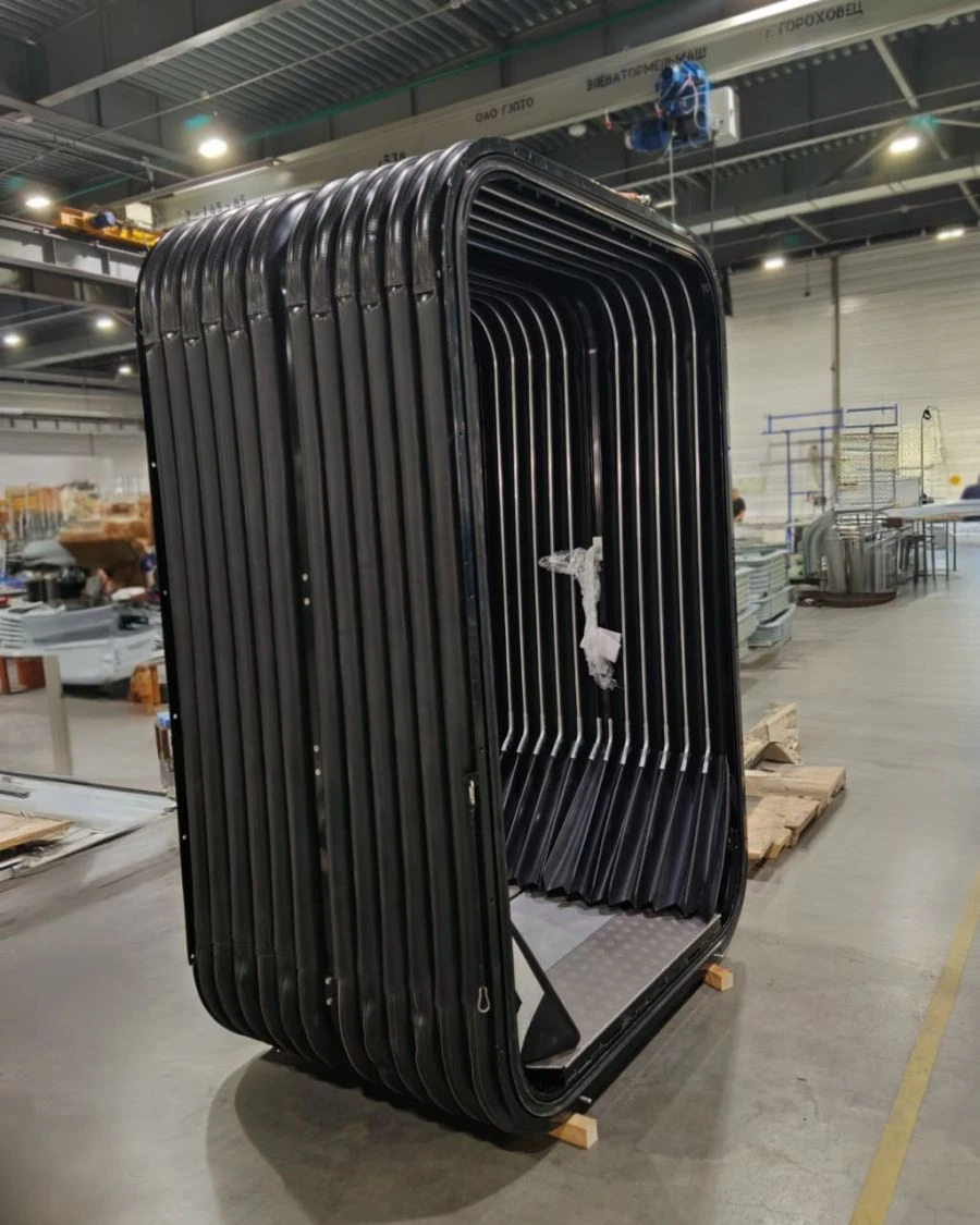 Complete Intercarriage Transition Assembly for Smooth Passenger Movement 04128715700