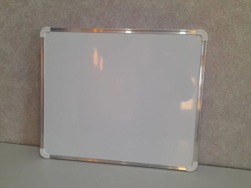 Magnetic Whiteboard for Visual Demonstration