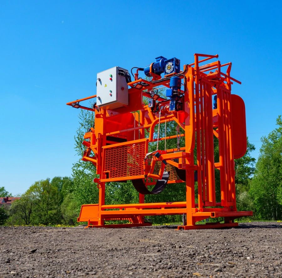 Veterinary Treatment Machine for Cattle with Secure Hoof Restraint Profi 5