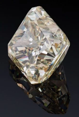 Natural Processed Diamonds from AO "CS" Zvezdochka, Russia