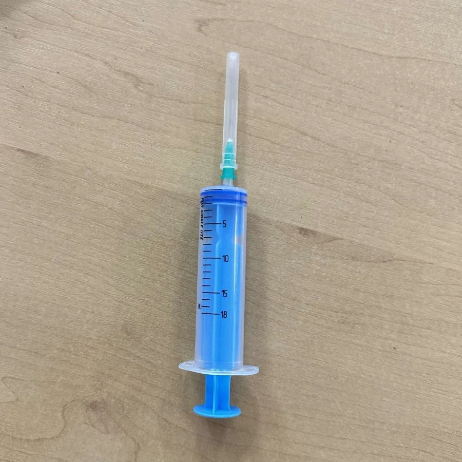 Sterile Single-Use Three-Part Luer Injection Syringe with Needle, 18B Luer