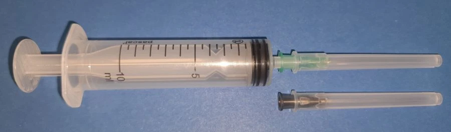 Sterile Single-Use Three-Component Injection Syringe 10 ml with Two Needles