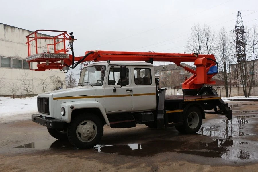 Self-Propelled Aerial Work Platform PSS-131.18E for Heights Up to 18m