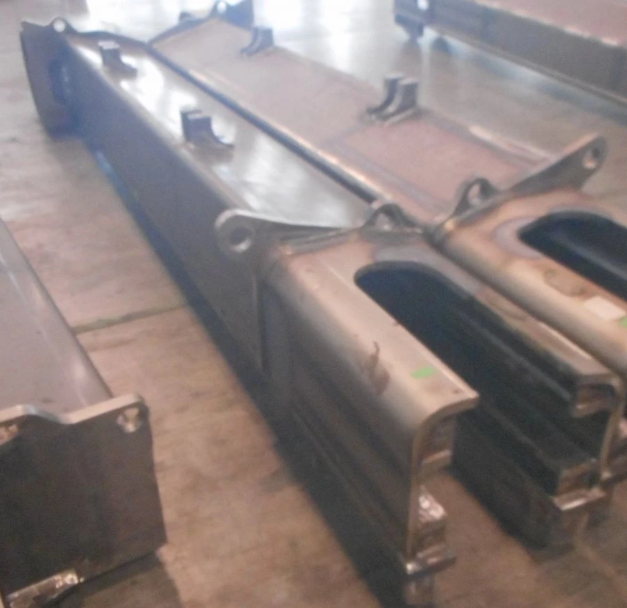 Left Longitudinal Beam Model 12414947 for Track Systems