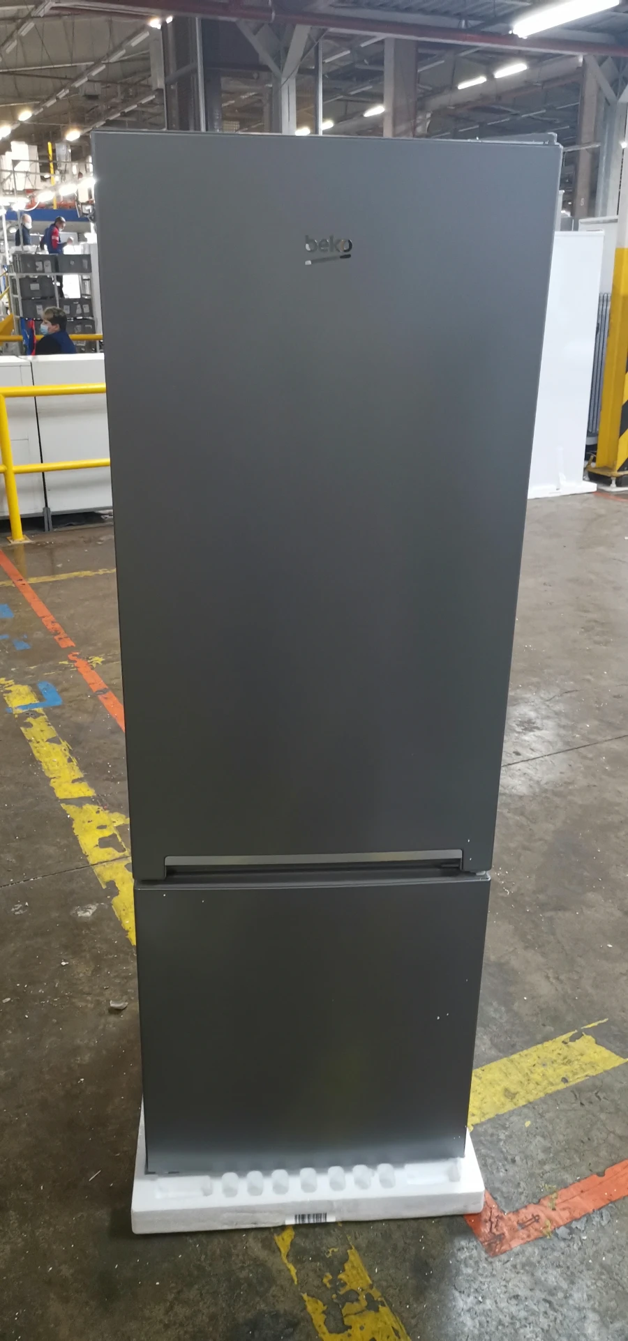 Energy-efficient Refrigerator with Separate Doors CSK240K30SN