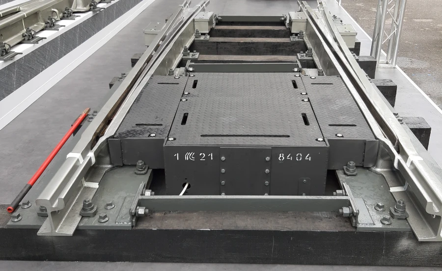 R50 Tram Switch with Flexible Points (8404.01.000)