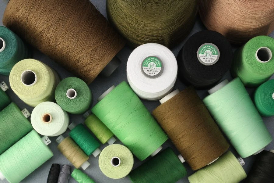 Synthetic Reinforced Sewing Threads with Polyester Coating 45LL