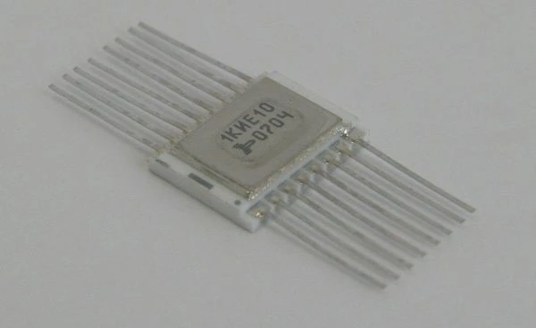 Four-Digit Binary Reversible Counter 564ИЕ11Р