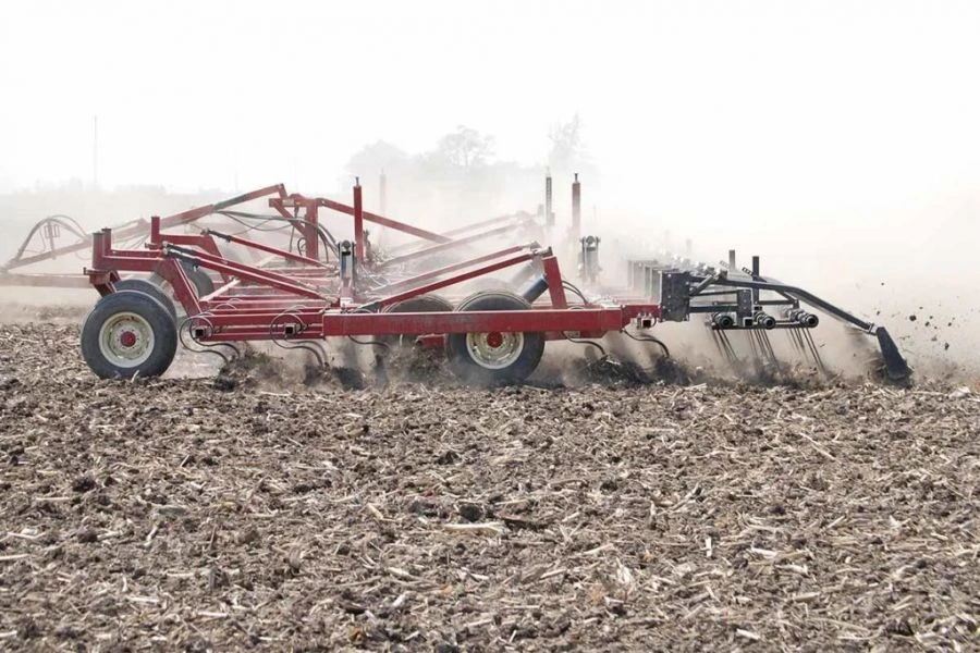 Salford Series 550 Field Cultivator