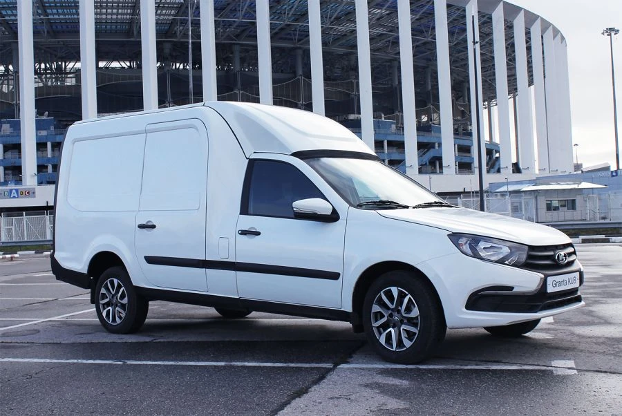 General Purpose Cargo Vehicle with Metal Body and Plastic Roof GRNTNH