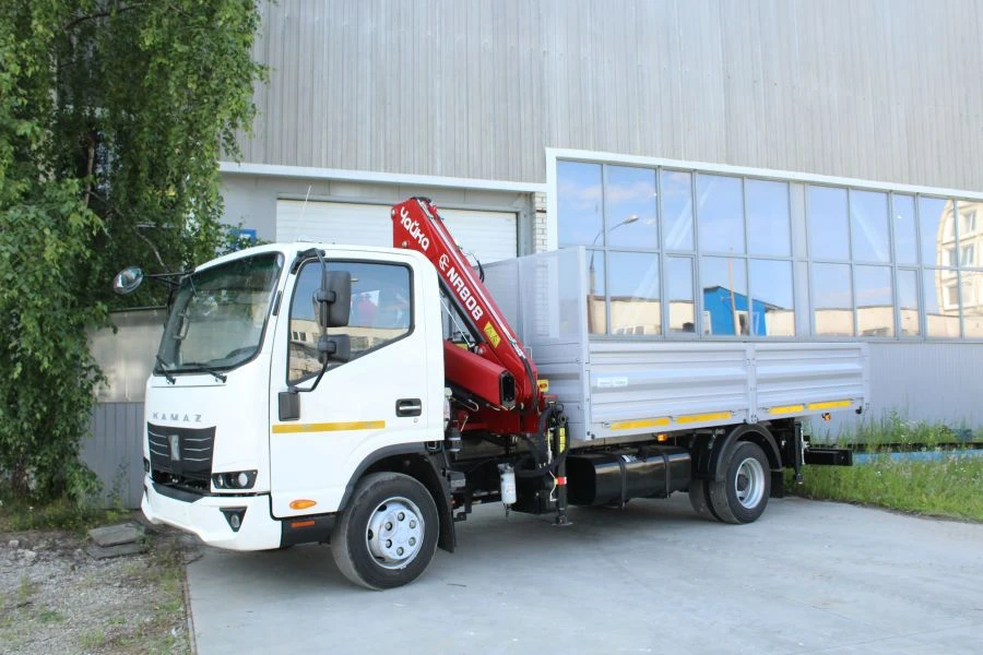NR808 2S Vehicle with Crane Manipulator for Cargo Transport
