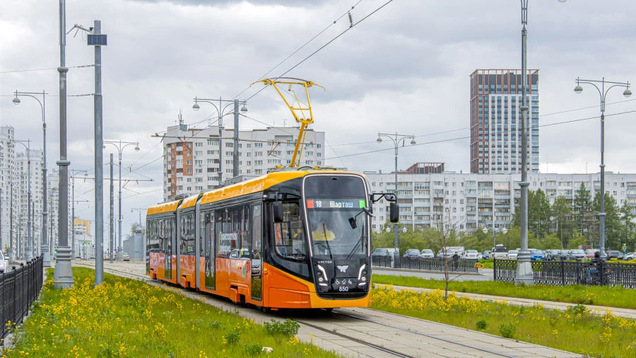 71-639 "Castor" Low-Floor Tram Car