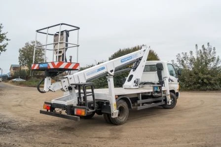 Hydraulic Aerial Work Platform AHP-18T HYUNDAI-78 17.7M 250KG 9.5M