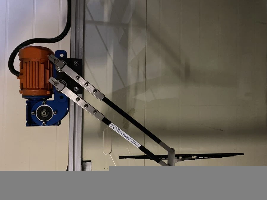 Brush-type Pantograph Windshield Cleaning Device