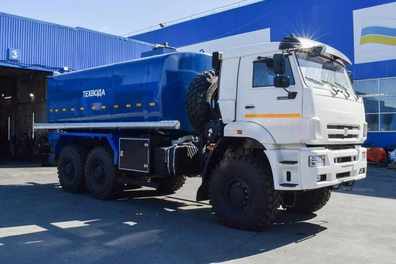 Technical Water and Salt Solutions Tank Truck UZST05 Model 6621-62