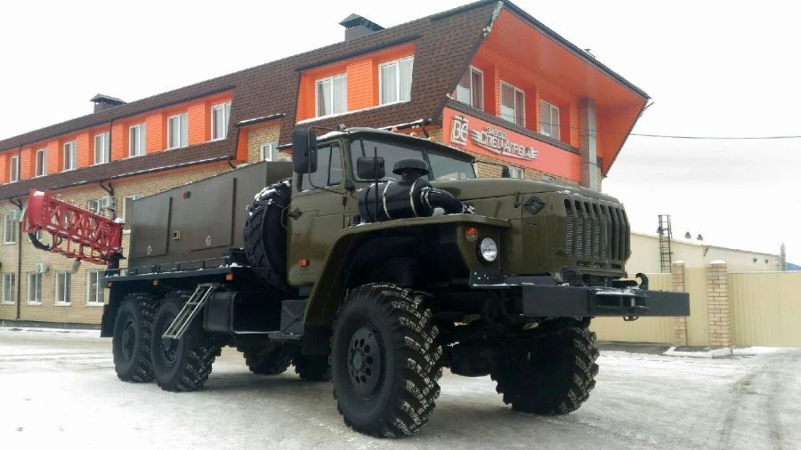 Mobile Airport Ground Unit APA-100-CA Model 478404 for Ural 4320-1151-71