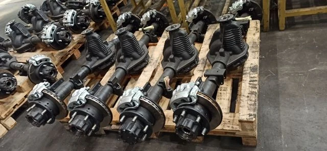 Rear Axle with Hubs for C40R13-2400015-10