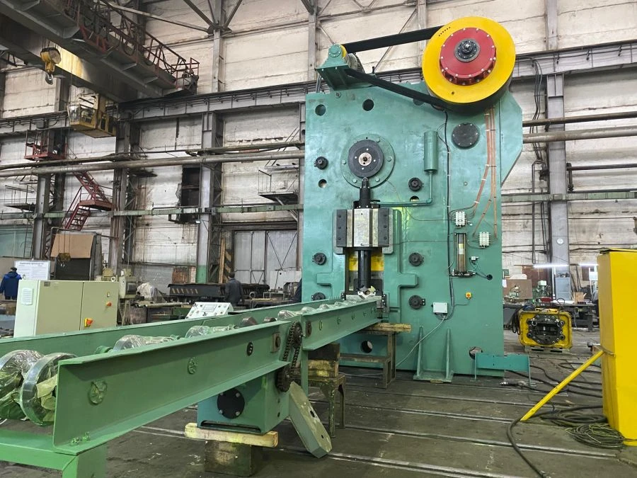 Hydraulic Shears for Cutting Round Blanks - Model HV5240B