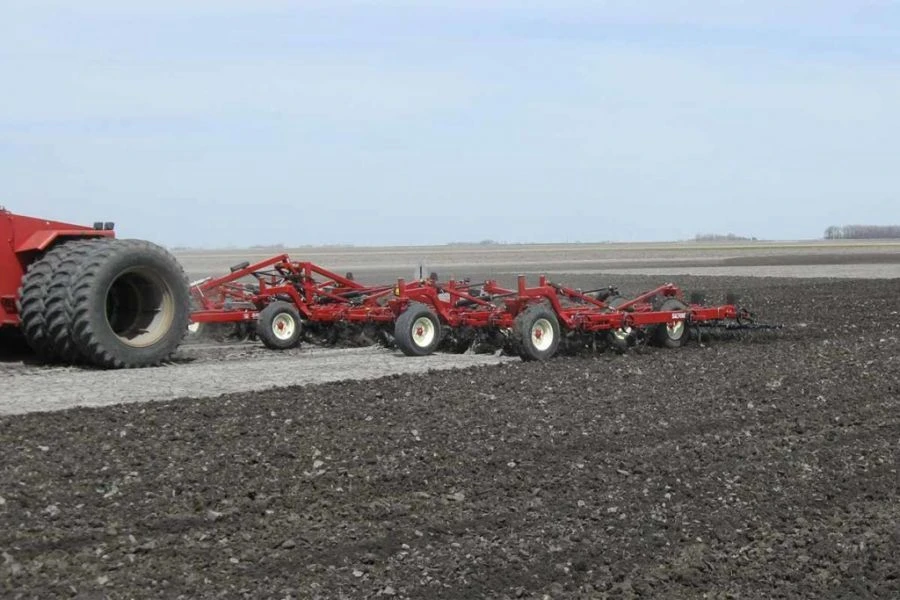 Salford Series 700 Field Cultivator