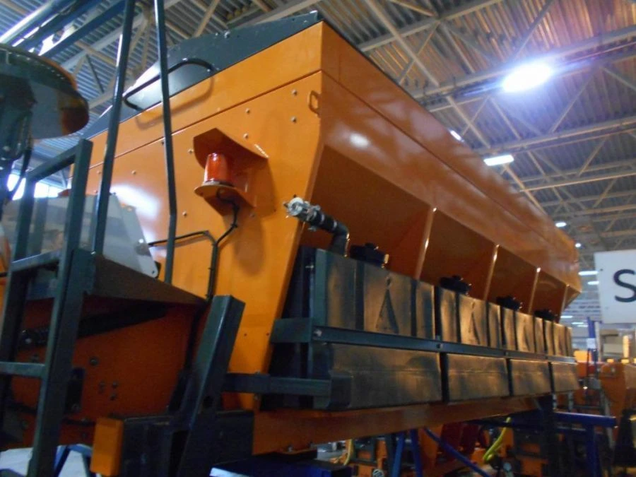 Solid De-Icing Material Spreader for Road Safety Bucher HK420