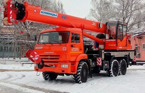 Truck Crane KS-55729-5K-3 with 32-ton Capacity