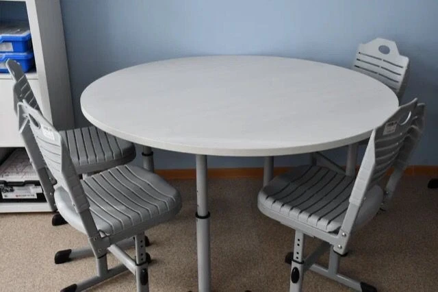 Round Table for Home and Office Use