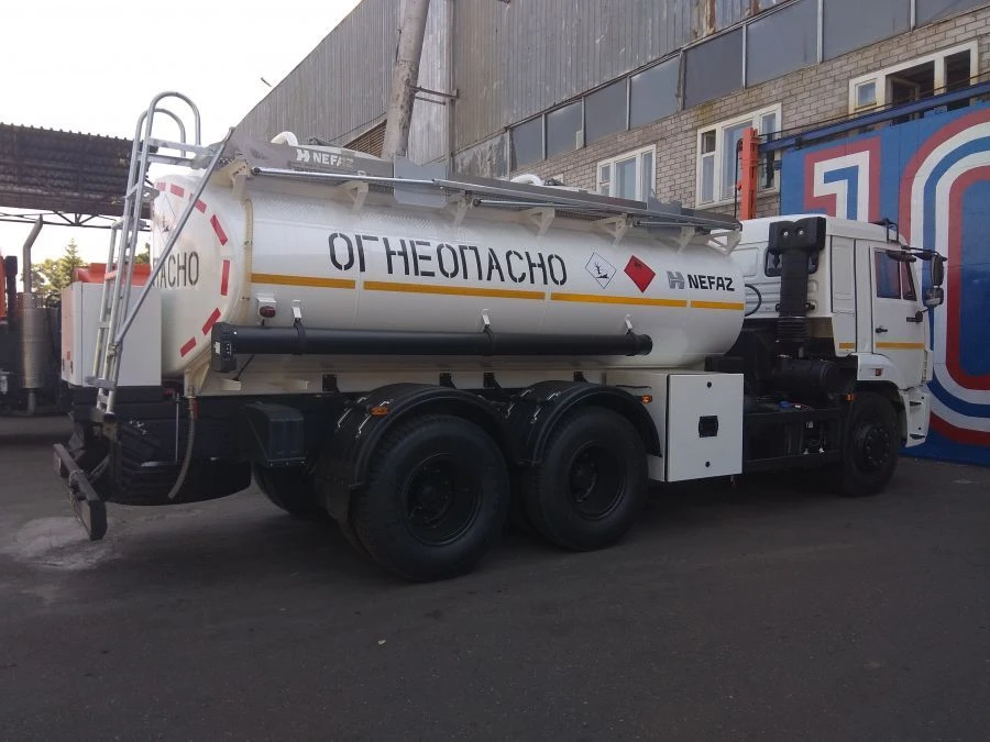 Fuel Tanker NEFAZ-6606-15 on KAMAZ-53215-15 Chassis