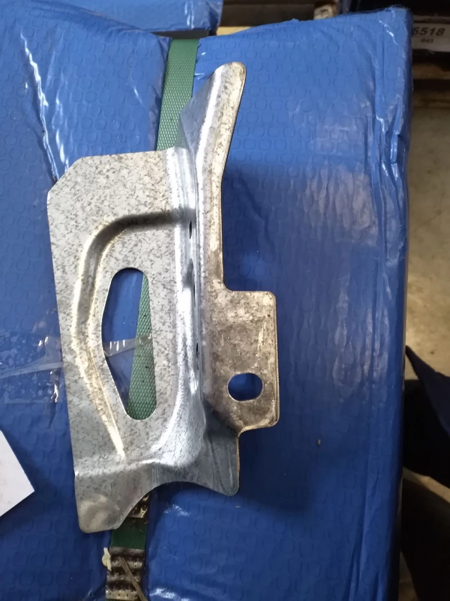 Left Door Bracket for Increased Body Stiffness - 9830650480