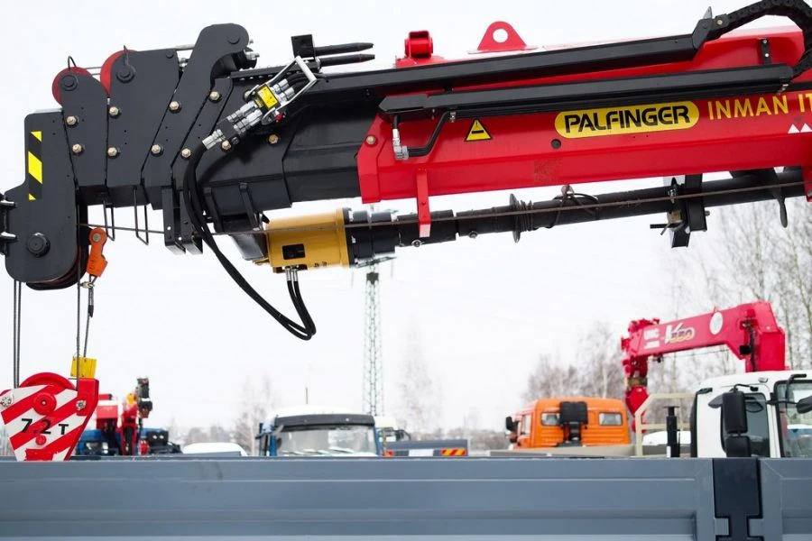Multifunctional Vehicle with Hydraulic Loading Crane MKMA on KAMAZ 65117 Base Model 64K06N-UM