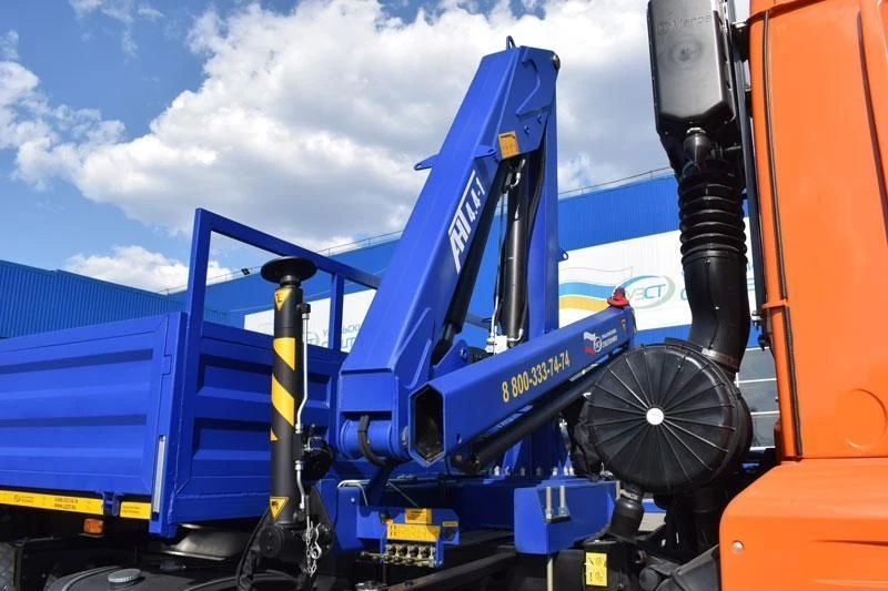 Cargo Platform with Crane Manipulator for Versatile Freight - Model 67063F