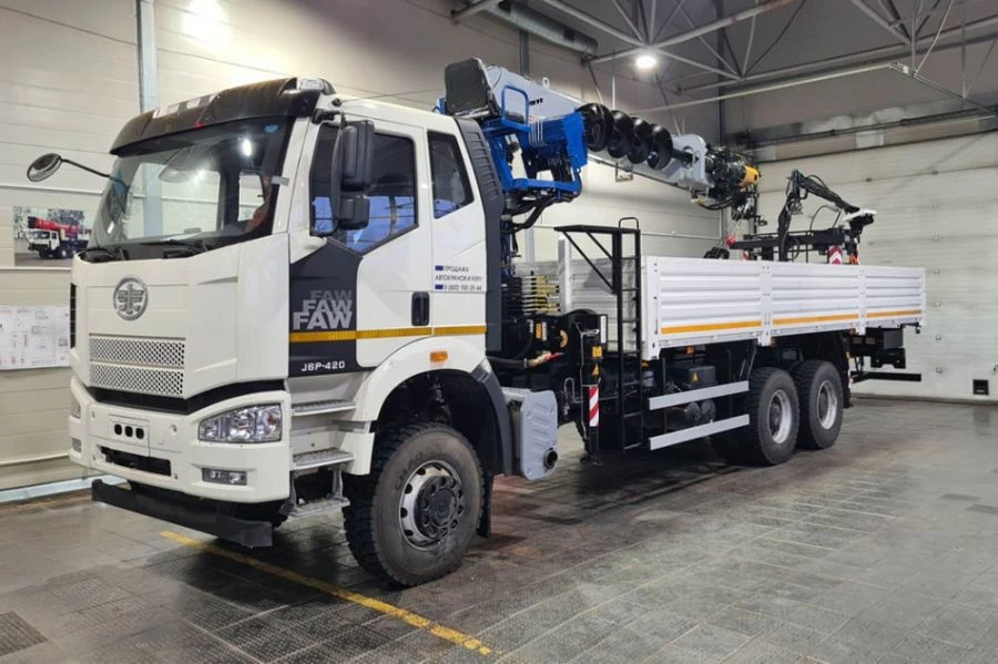 KMA-150-9 Truck-Mounted Crane-Manipulator for Cargo Handling